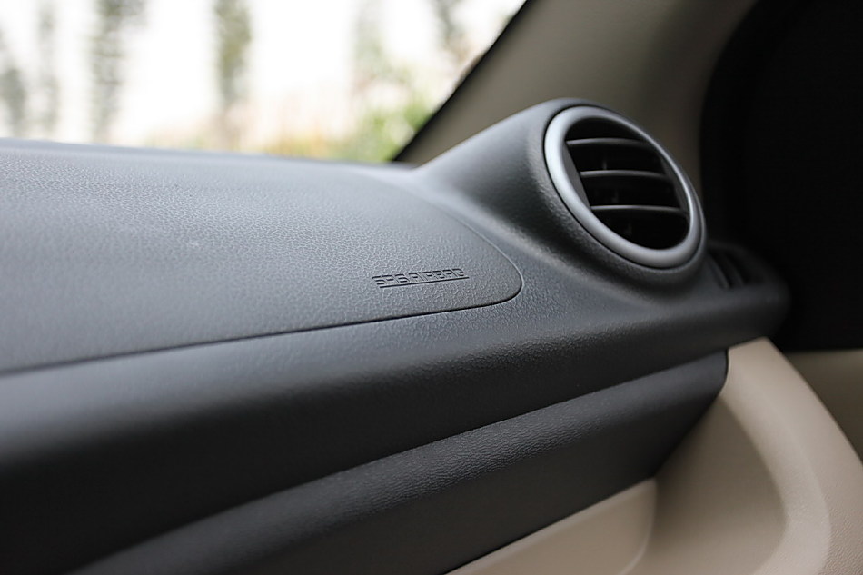 新奥拓内饰图片