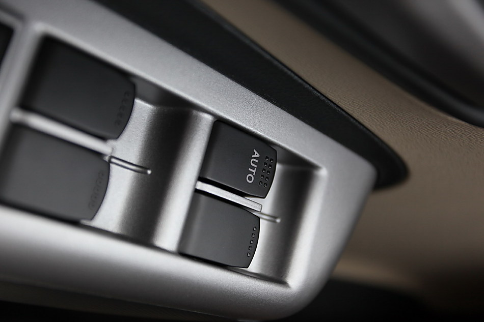 新奥拓内饰图片