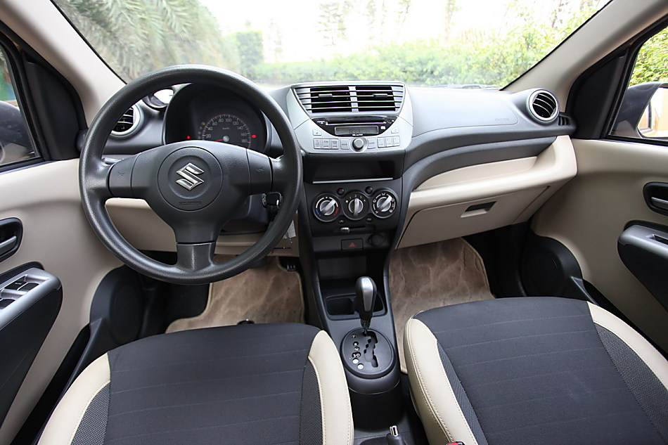 新奥拓内饰图片