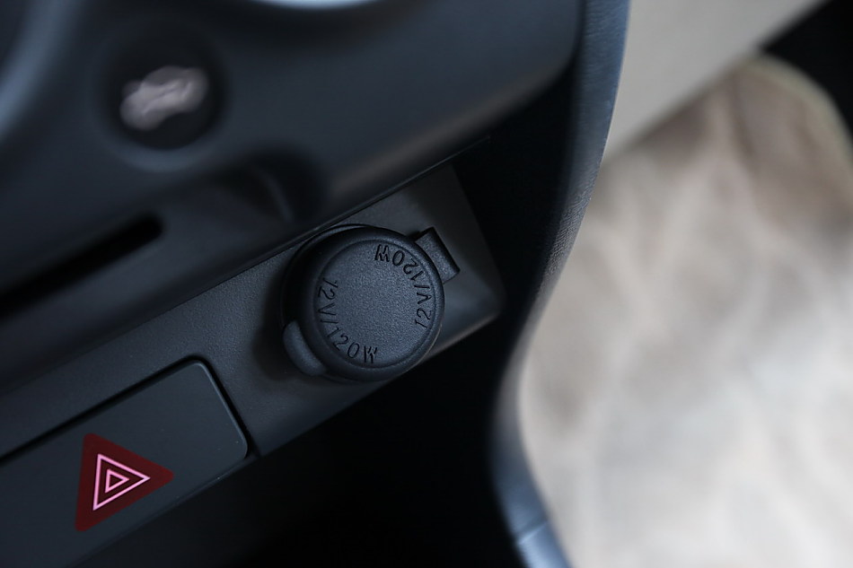 新奥拓内饰图片