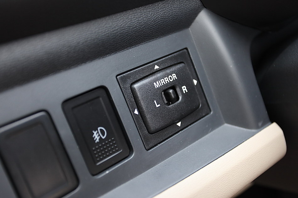 新奥拓内饰图片