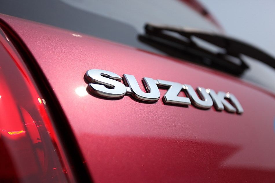 全新奥拓外观图片