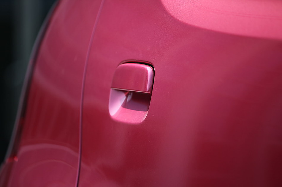 全新奥拓外观图片