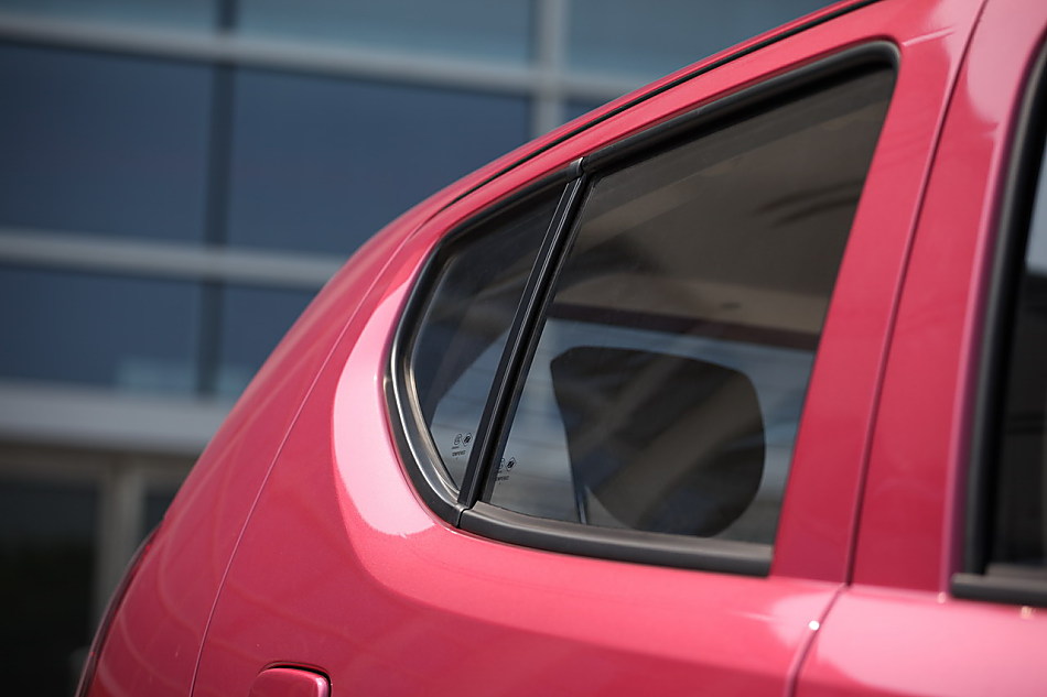 全新奥拓外观图片