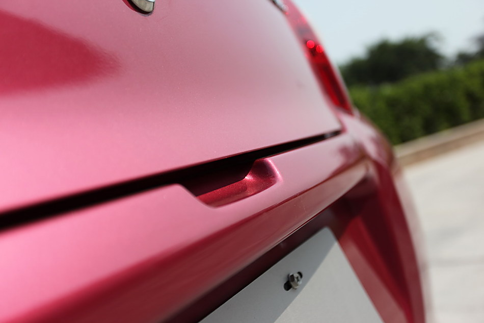 全新奥拓外观图片