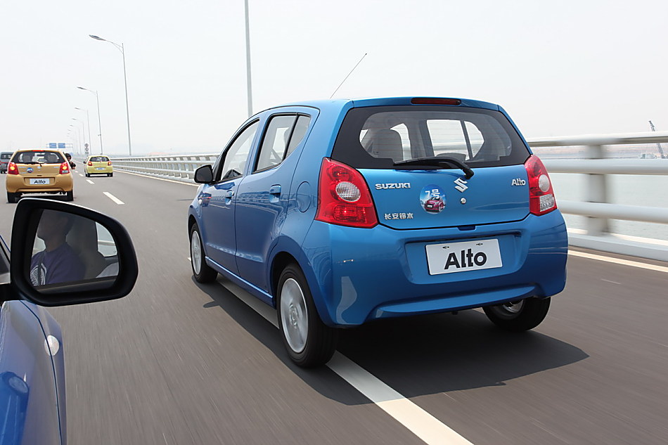 全新奥拓外观图片