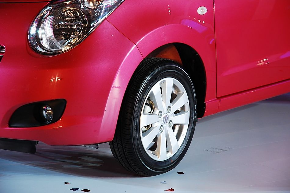 长安铃木新奥拓外观