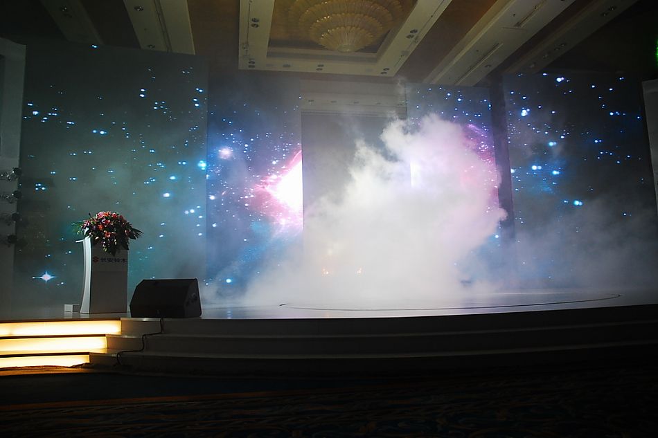 新奥拓上市现场图