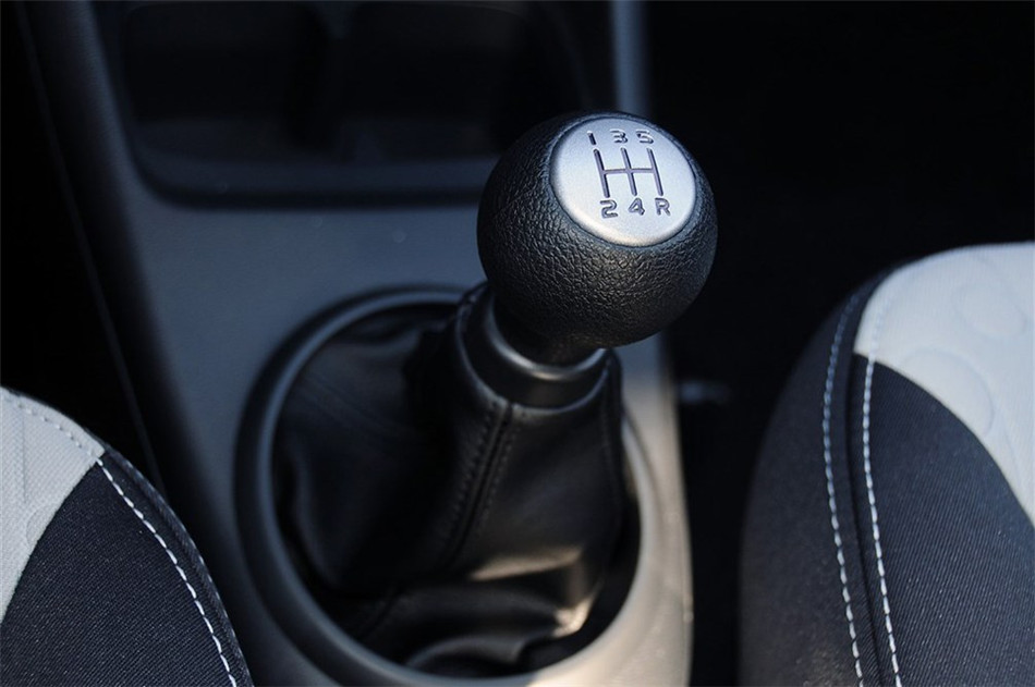 2013款奥拓1.0L手动豪华型