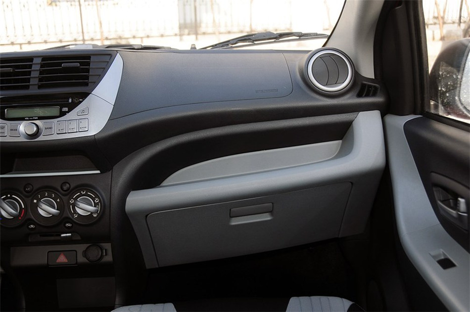 2013款奥拓1.0L手动豪华型