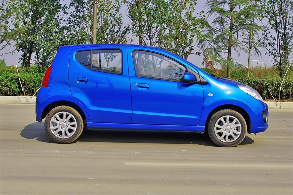 2013款奥拓1.0L手动豪华型