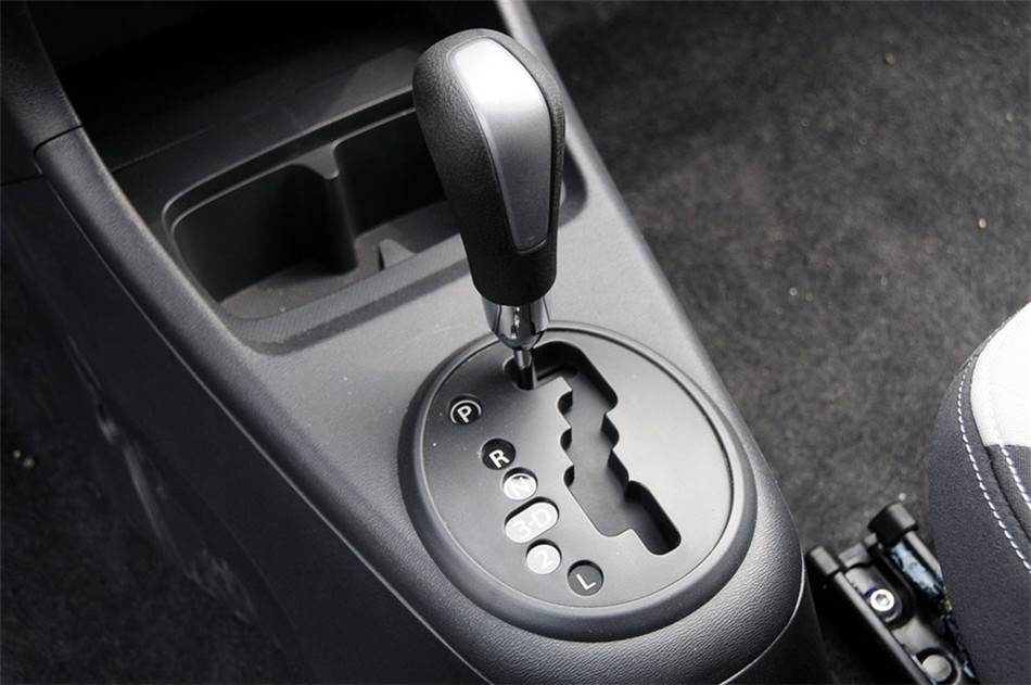 2013款奥拓1.0L自动炫酷型