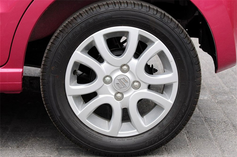 2013款奥拓1.0L自动炫酷型