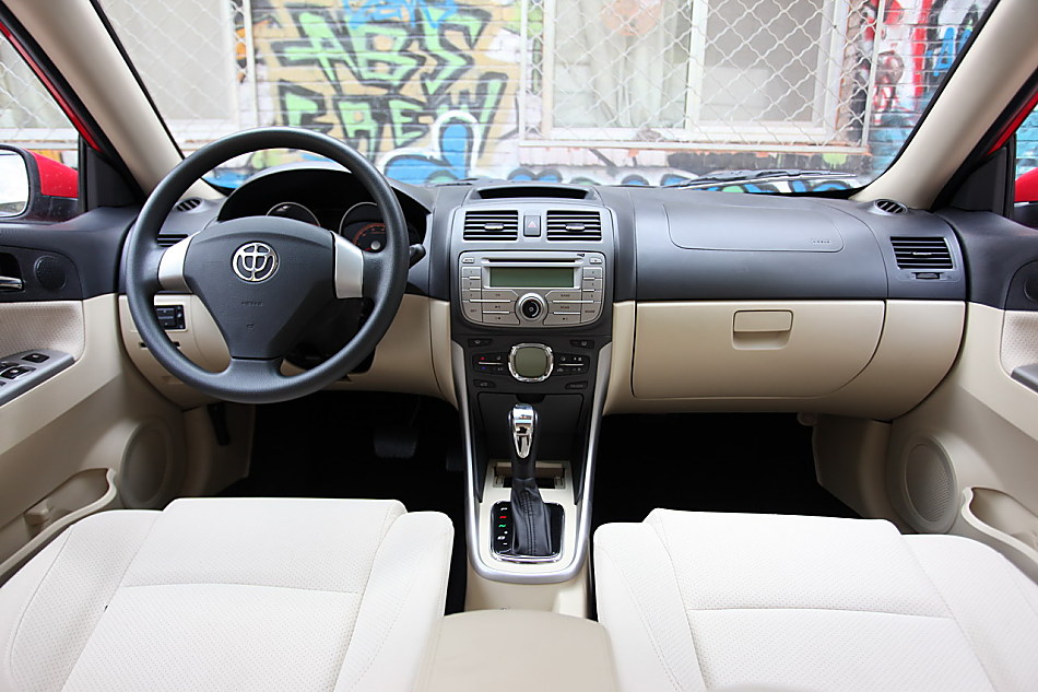 中华骏捷FSV 1.6AT内饰图片