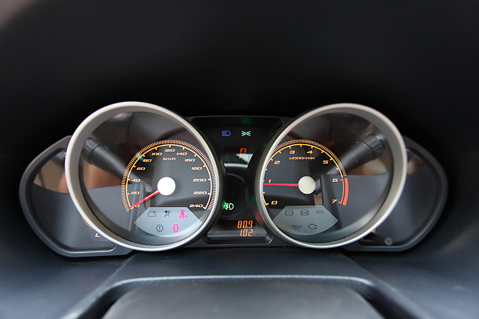 中华骏捷FSV 1.6AT内饰图片