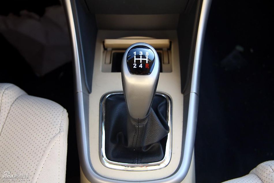 中华骏捷FSV试车实拍图内饰