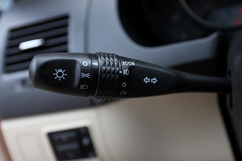 中华骏捷FSV 1.6AT内饰图片