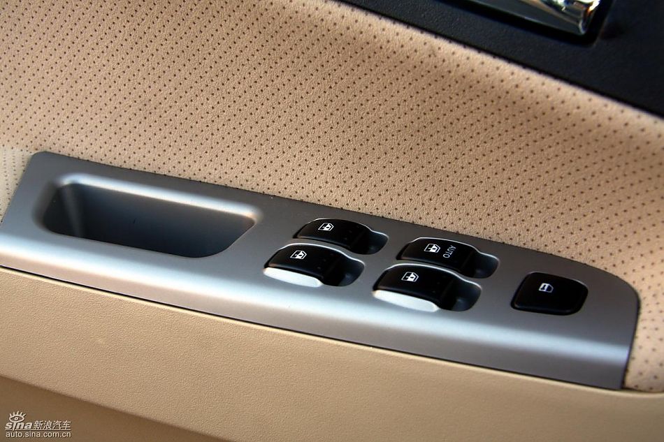 中华骏捷FSV试车实拍图内饰