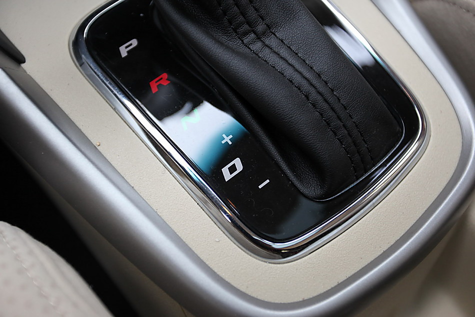 中华骏捷FSV 1.6AT内饰图片