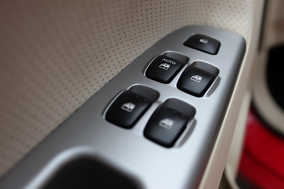 中华骏捷FSV 1.6AT内饰图片