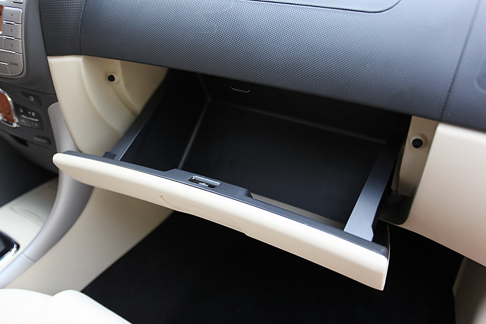 中华骏捷FSV 1.6AT内饰图片