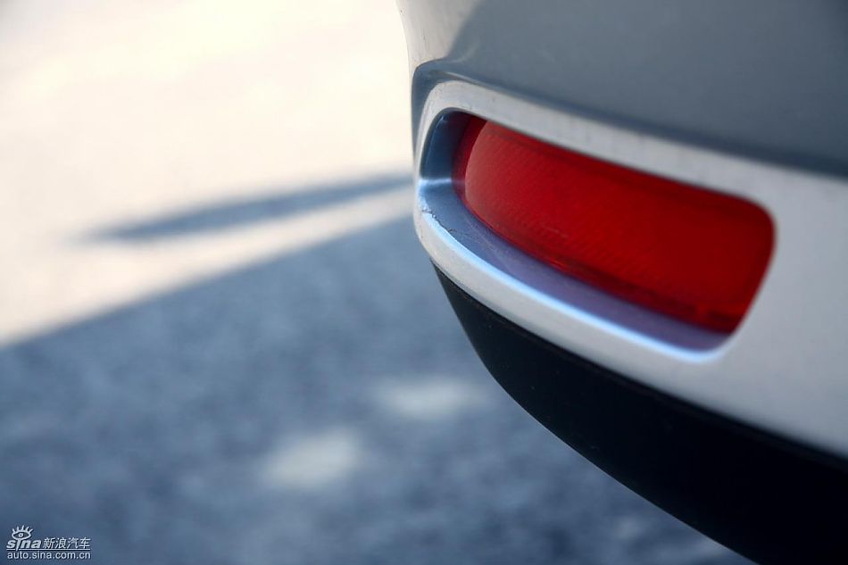 中华骏捷FSV试车实拍图发动机细节与其他