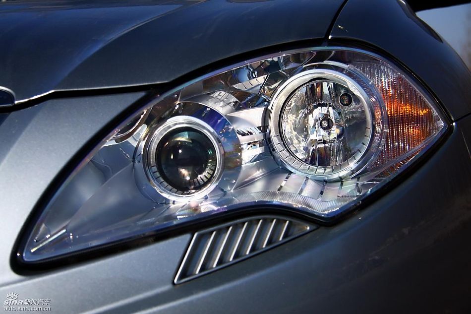 中华骏捷FSV试车实拍图发动机细节与其他