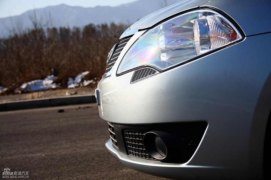 中华骏捷FSV试车实拍图发动机细节与其他