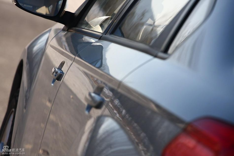 中华骏捷FSV试车实拍图发动机细节与其他