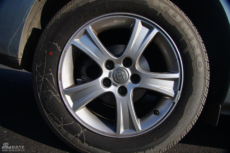 中华骏捷FSV试车实拍图发动机细节与其他