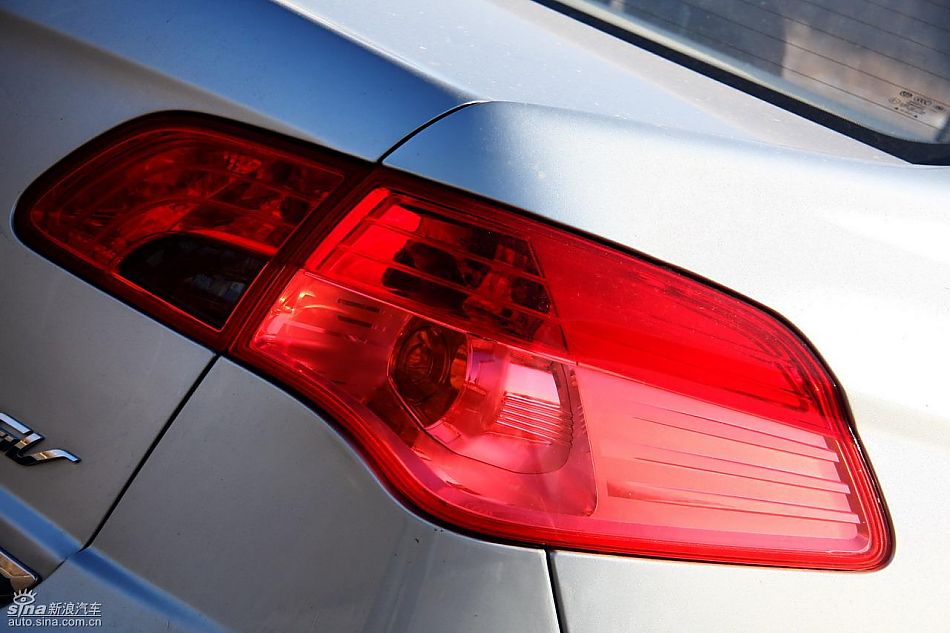 中华骏捷FSV试车实拍图发动机细节与其他