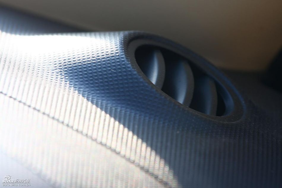 中华骏捷FSV试车实拍图发动机细节与其他