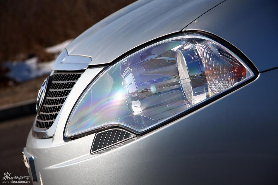 中华骏捷FSV试车实拍图发动机细节与其他