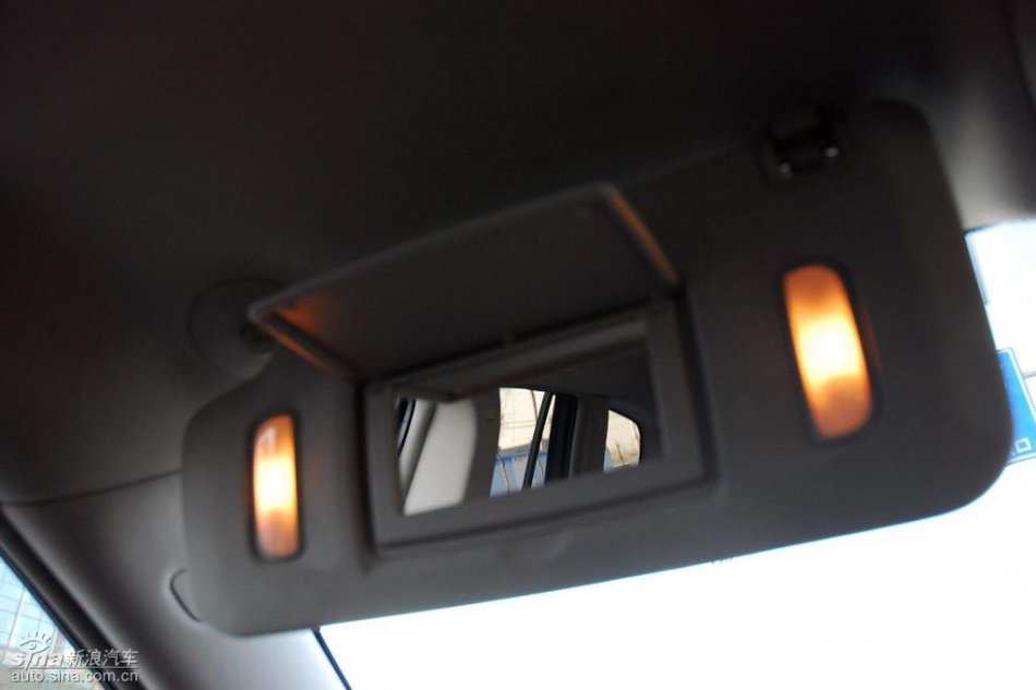 别克昂科雷内饰实拍图