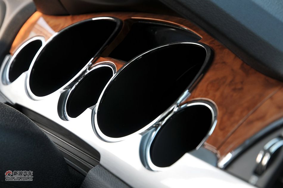 内饰及内部细节