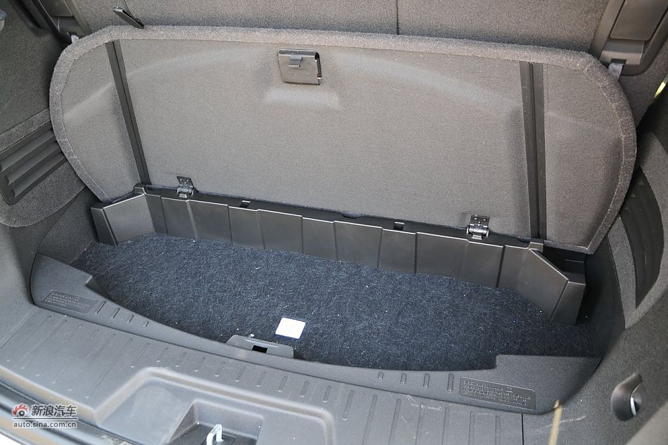 后备箱及细节