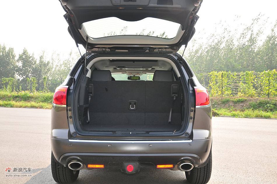 后备箱及细节