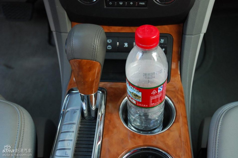 别克昂科雷内饰实拍图