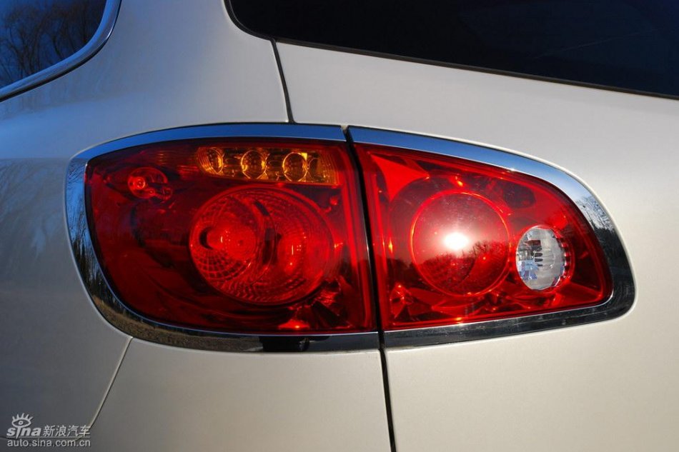 别克昂科雷外观实拍图