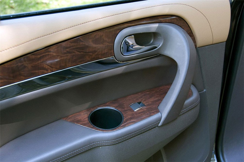 2013款 3.6L 四驱 AT 旗舰版 座椅空间