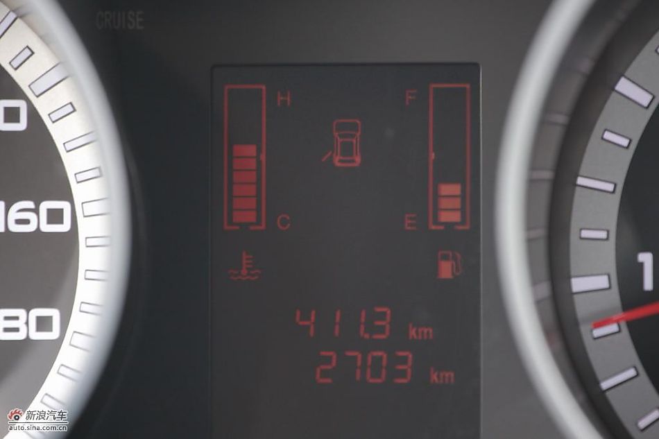 陆风X8试驾实拍图内饰