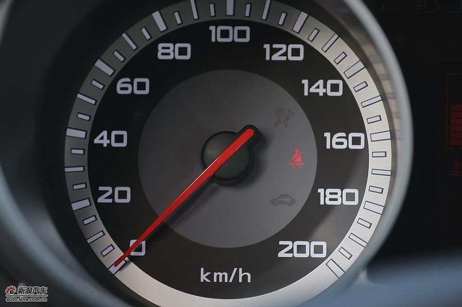 陆风X8试驾实拍图内饰