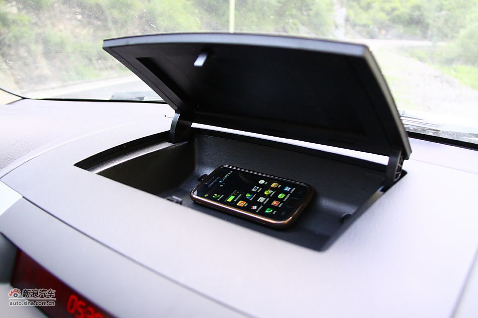 陆风X8座椅空间