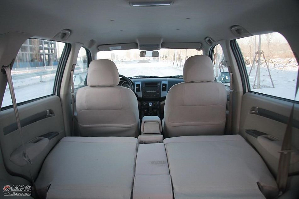 陆风X8试驾实拍图内饰