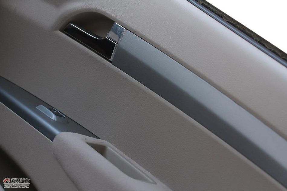 陆风X8试驾实拍图内饰