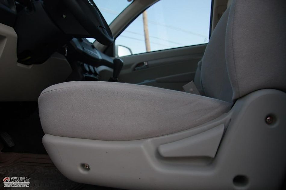 陆风X8试驾实拍图内饰