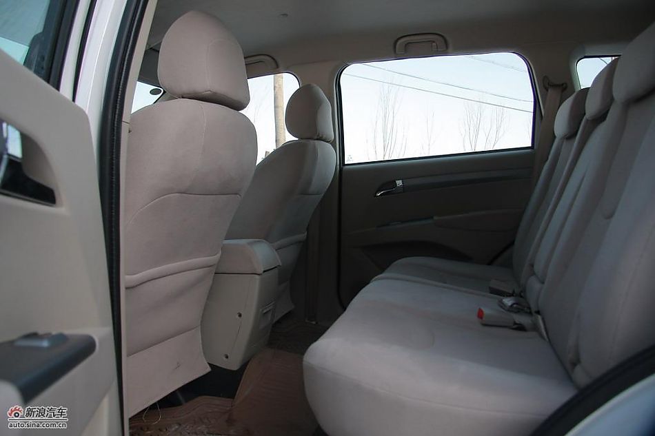 陆风X8试驾实拍图内饰