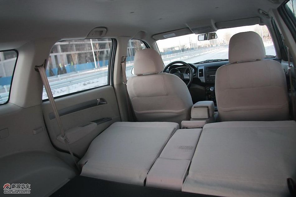 陆风X8试驾实拍图内饰