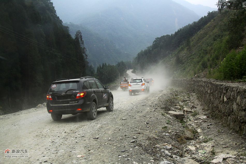 陆风X8试车实拍