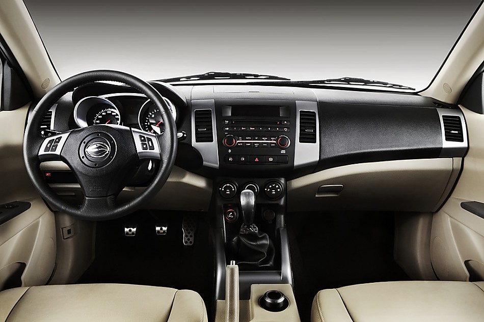 江铃陆风X8内饰